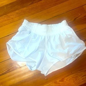 Lululemon hotty hots 2.5 inch